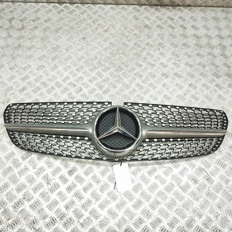 Atrapa przednia (grill) A2388881400