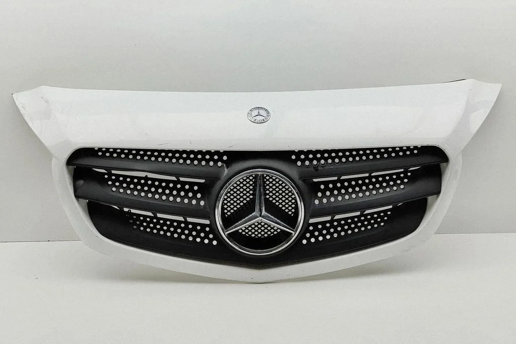 Front grill 623100373R