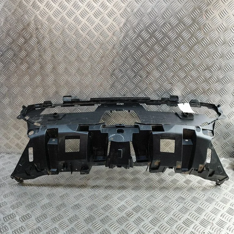 Front grill – Toyota Yaris Cross (2020-)