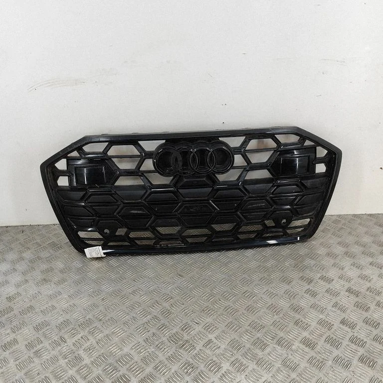 Atrapa przednia (grill) 4K0853651T