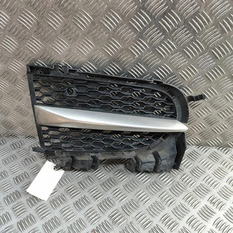 Front grill GX6M8B289D
