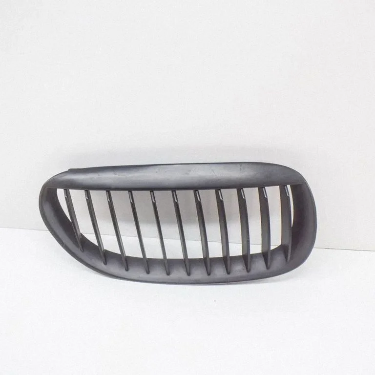 Front grill – right