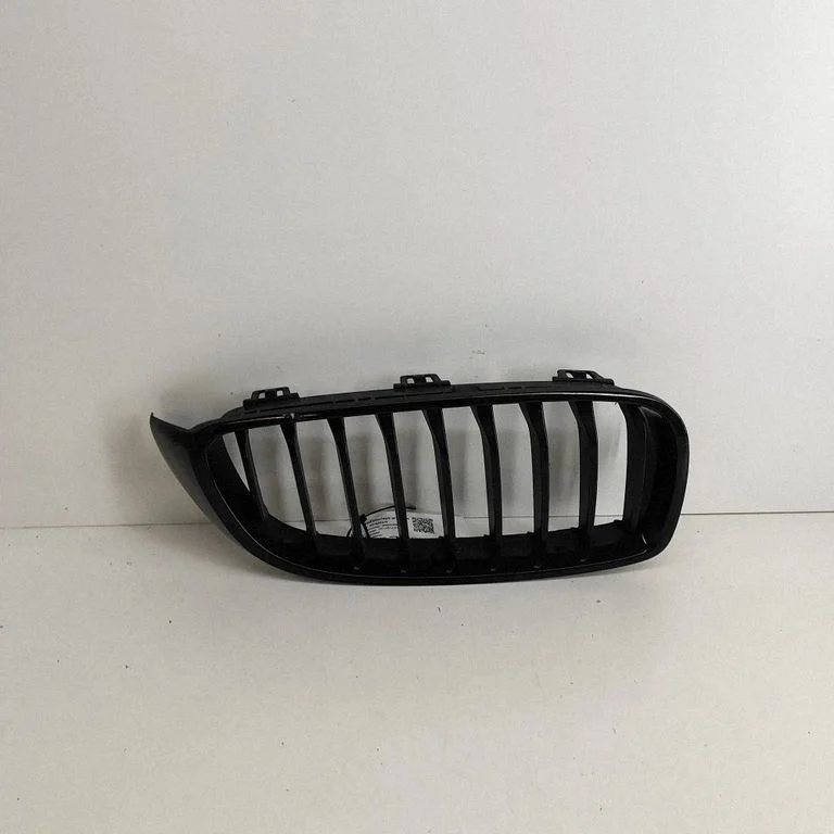 Atrapa przednia (grill) 7294616