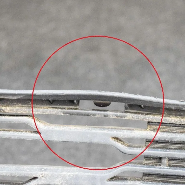 Front grill 865221H500