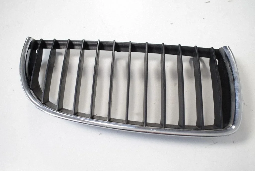 Front grill 7120008