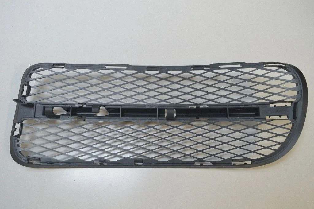Front grill – Volkswagen Touareg II (2010-2018)