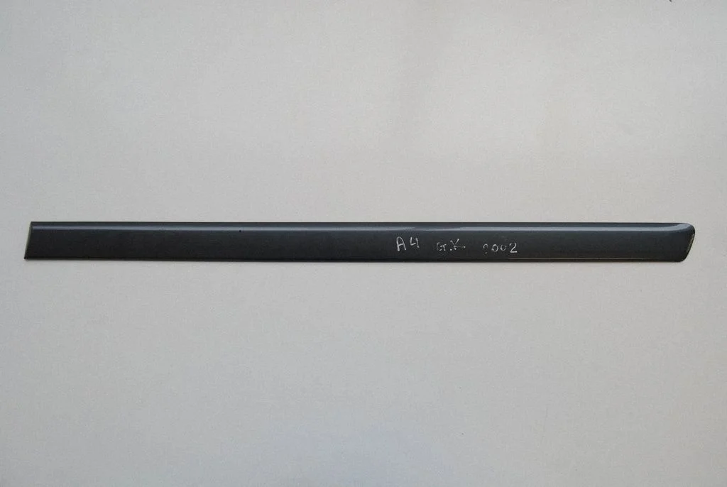 Aizmugurējo durvju apdare (molings) – Audi A4 S4 B6 8E 8H (2001-2005)