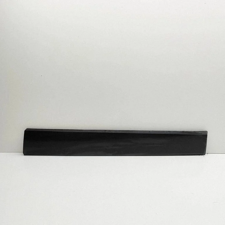 Rear door trim (molding) – Opel Vivaro (2014-2018)
