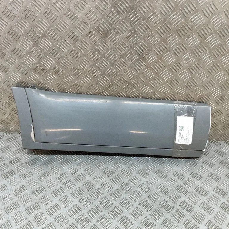 Aizmugurējo durvju apdare (molings) BJ3M274A48BE
