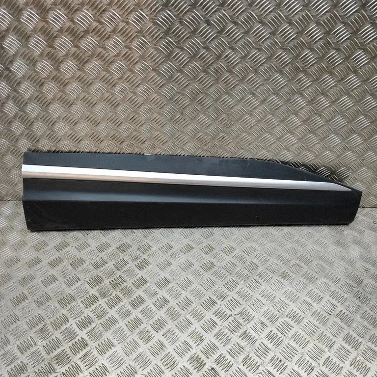 Front door trim (molding) 87722R2000