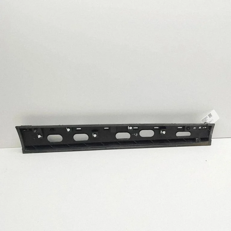 Esiukse liist (mold) PY83A20499CA
