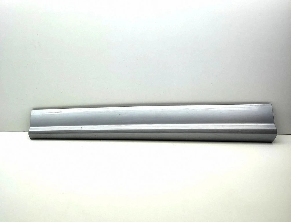 Priekšējo durvju apdare (molings) 80A853959B