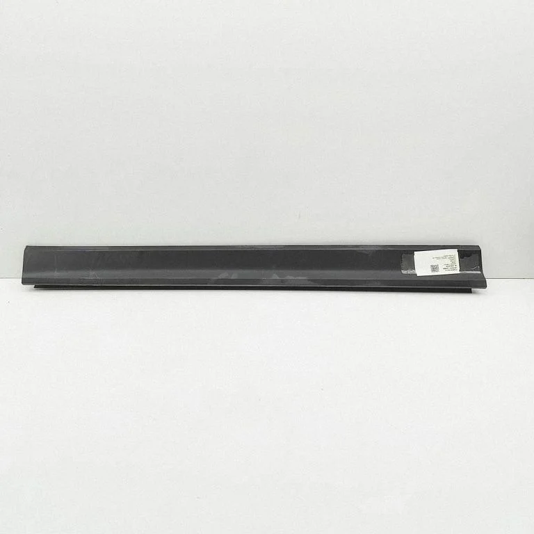 Front door trim (molding) 95C837095H
