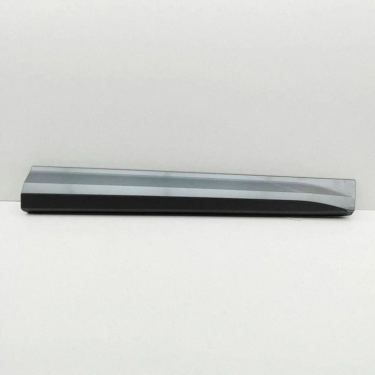 Listwa drzwi przednich 5LA854940A
