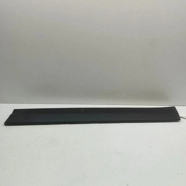 Listwa drzwi przednich R2KBR20848A