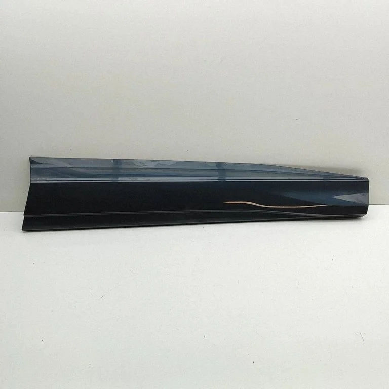 Priekšējo durvju apdare (molings) 89A853960A