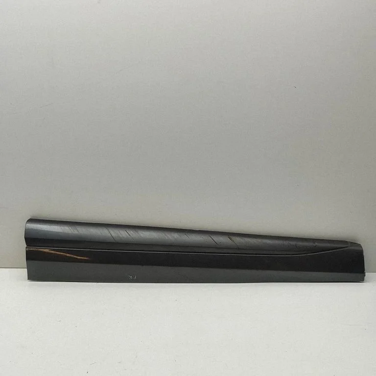 Priekšējo durvju apdare (molings) 5FF854939B