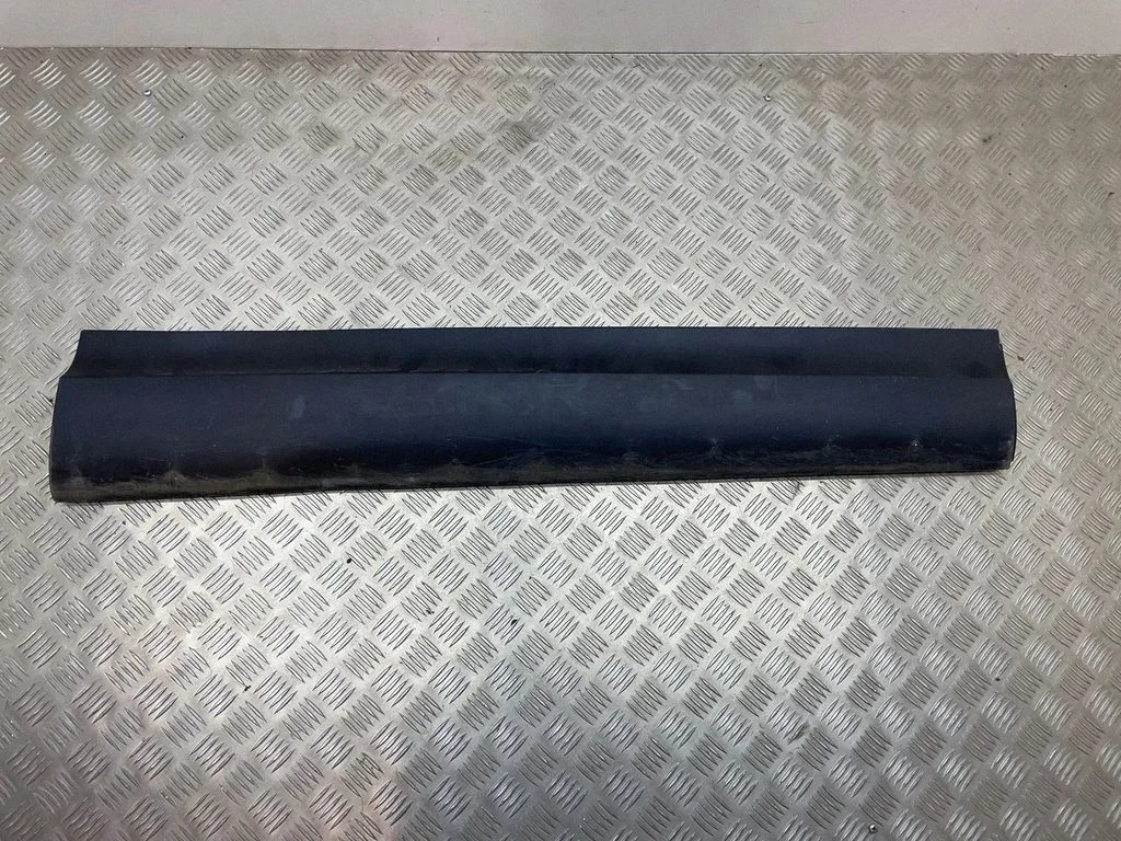 Front door trim (molding) – Land Rover Discovery Sport (2014-)