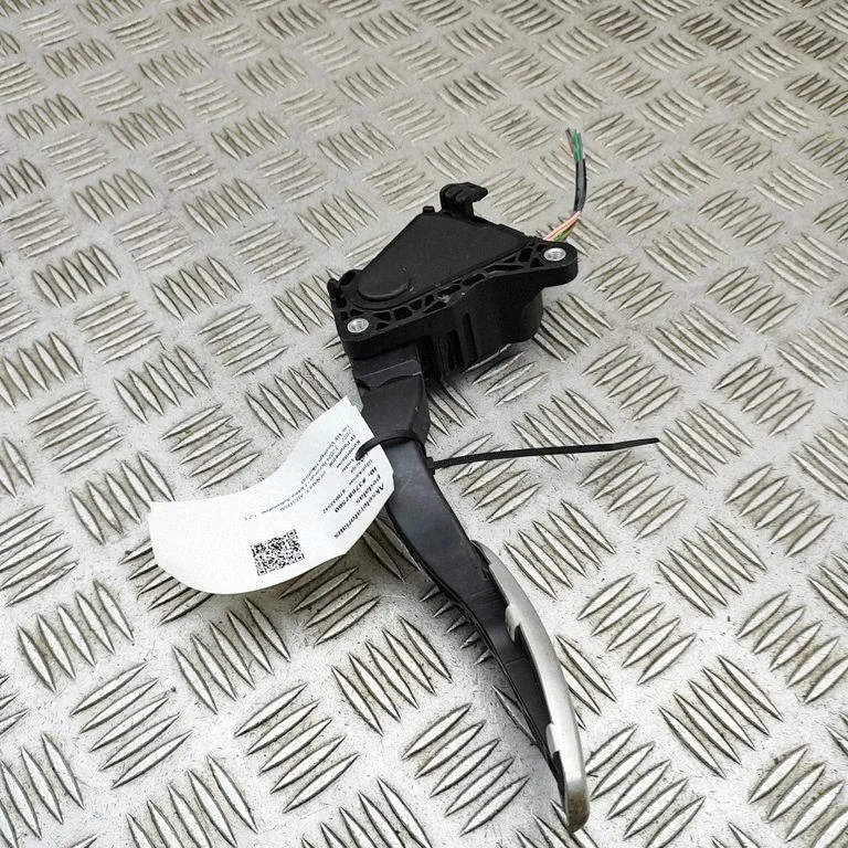 Accelerator throttle pedal 180023024R