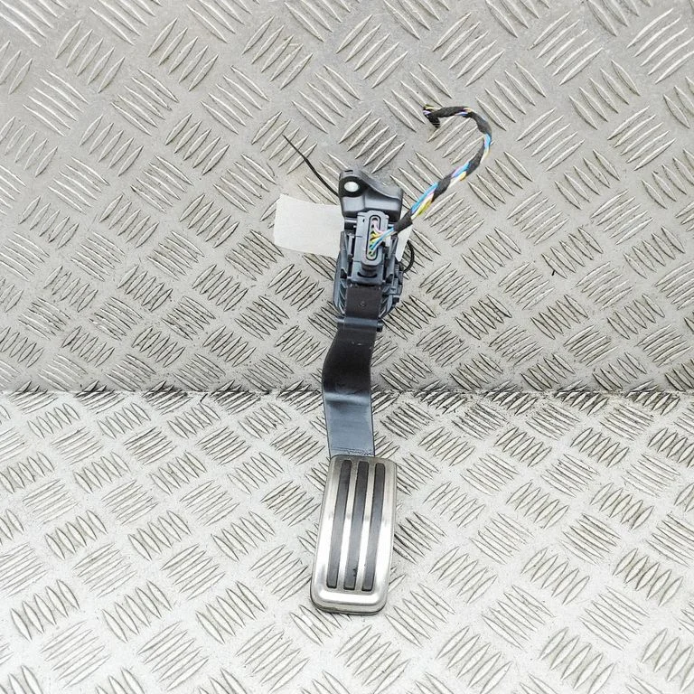 Accelerator throttle pedal 6PV01164267