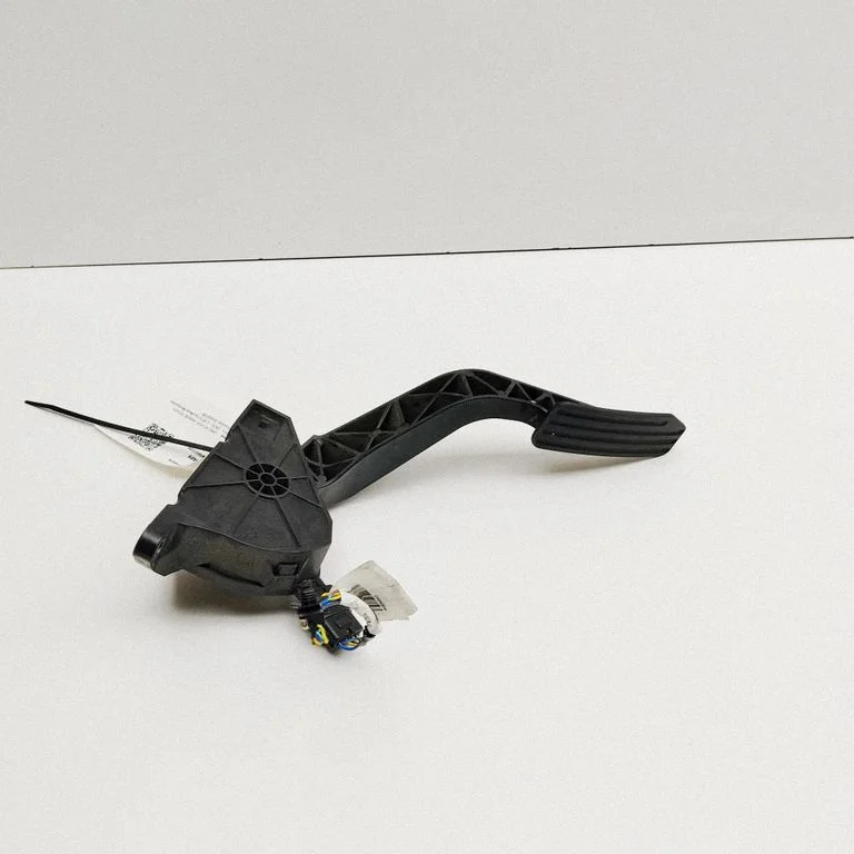 Gaasipedaal FK729F836DC