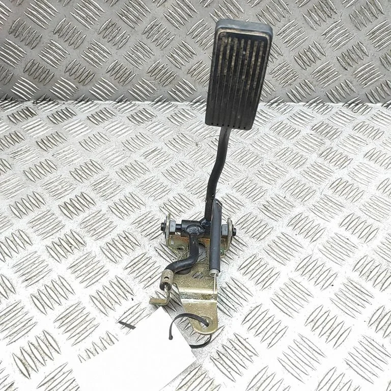 Akseleratora pedālis 3W839726BA