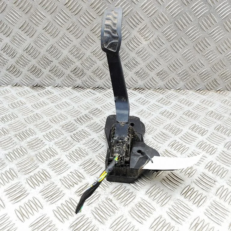 Accelerator throttle pedal – Ford E-Transit (2020-)