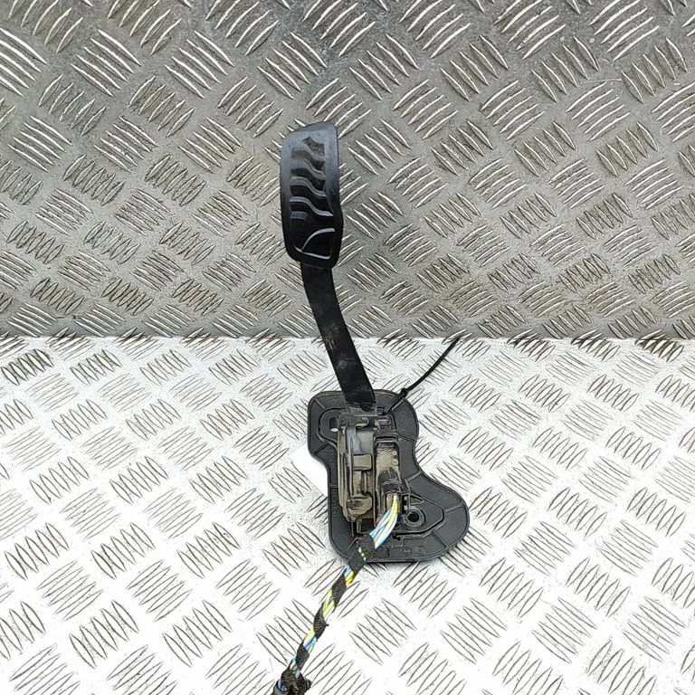 Accelerator throttle pedal 6PV934562