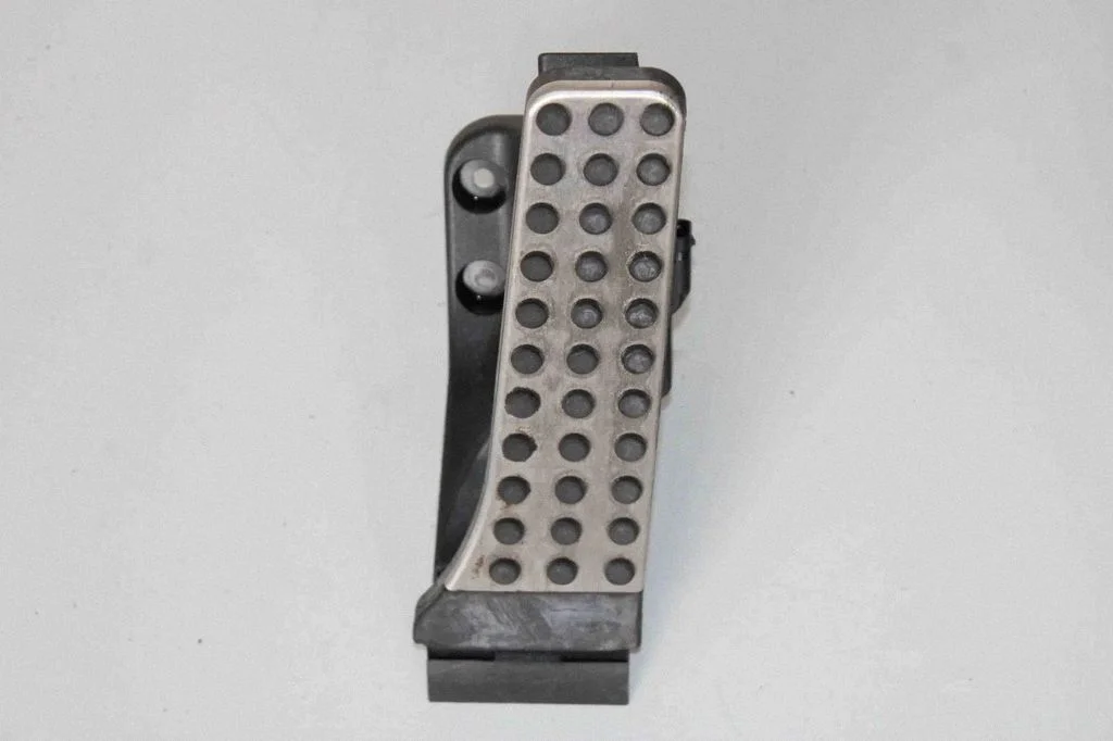 Accelerator throttle pedal – Mercedes-Benz GLC-Class C253 (2016-)