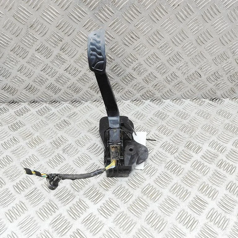 Akseleratora pedālis 6PV93519500