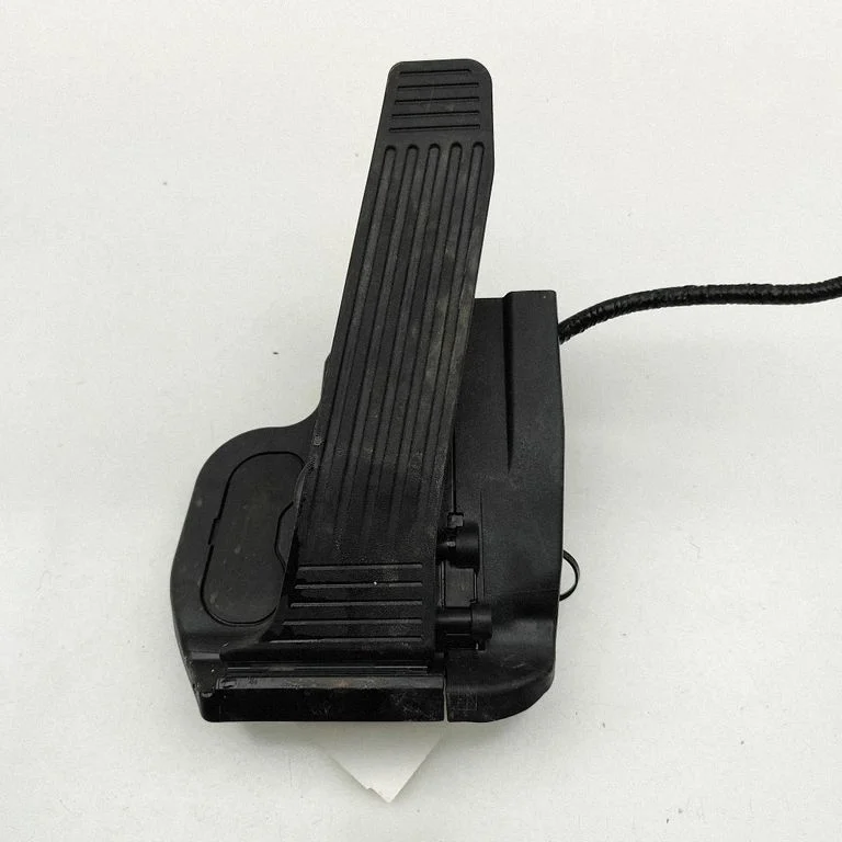 Accelerator throttle pedal – Lexus RZ (2023-)