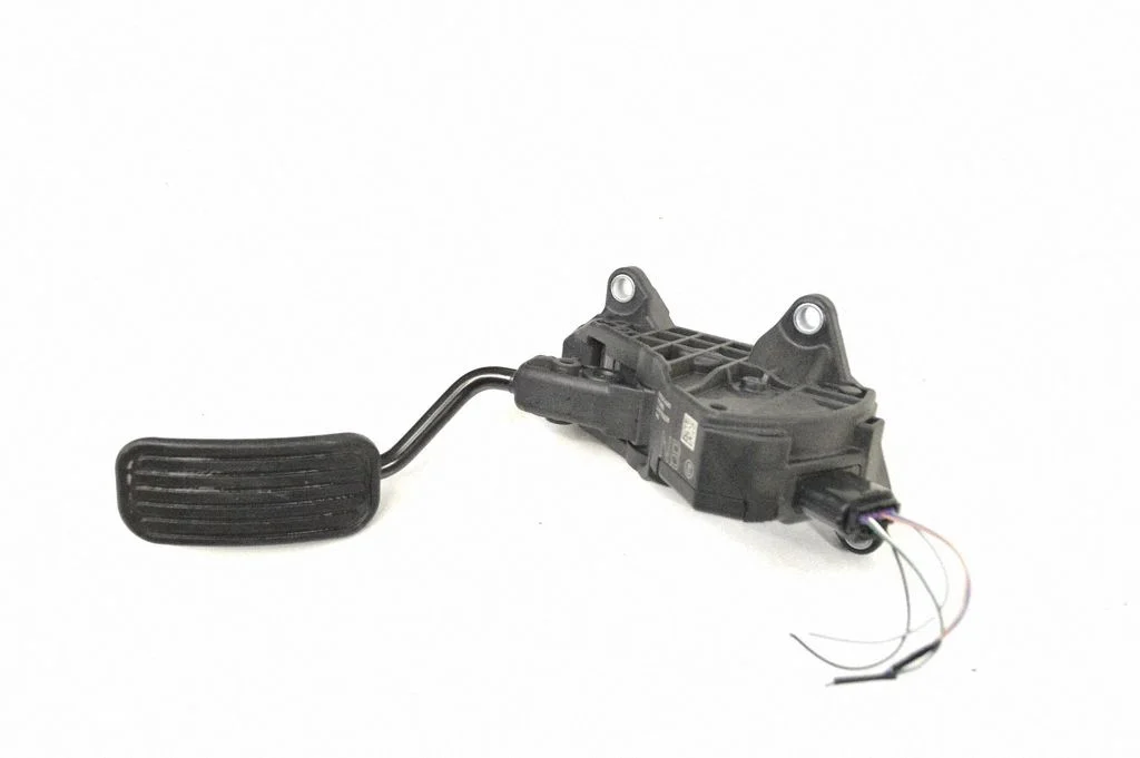 Akseleratora pedālis 78110F4040