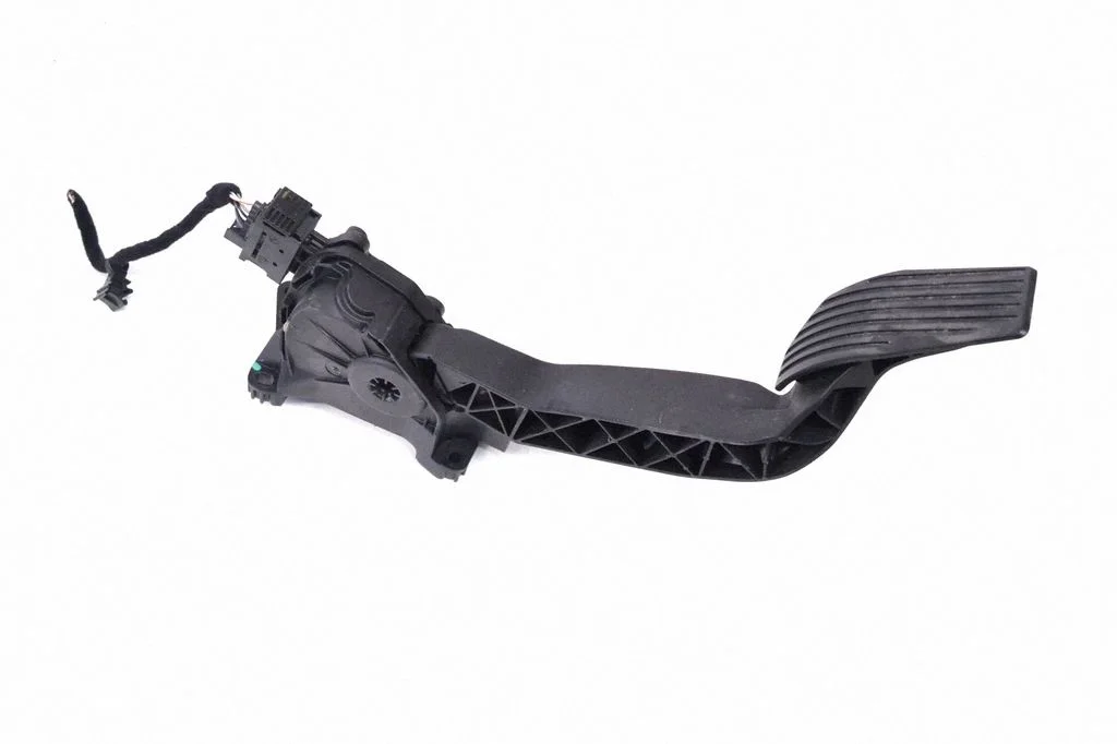 Accelerator throttle pedal – Fiat 500X (2014-)