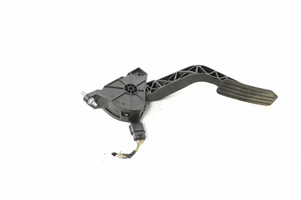 Accelerator throttle pedal FK729F836BB