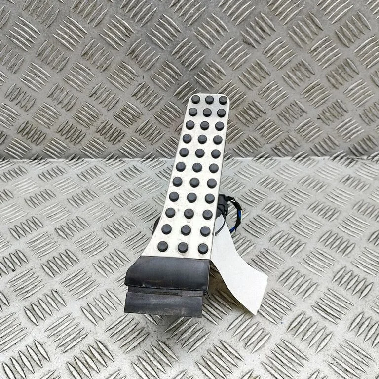 Pedał gazu A2053000104