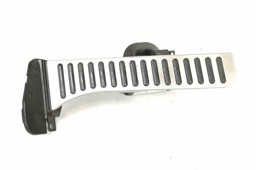 Akseleratora pedālis 1K2723503L