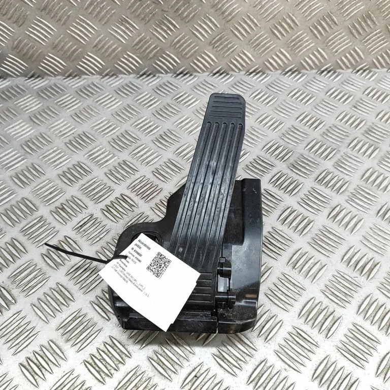 Akseleratora pedālis 7811047080