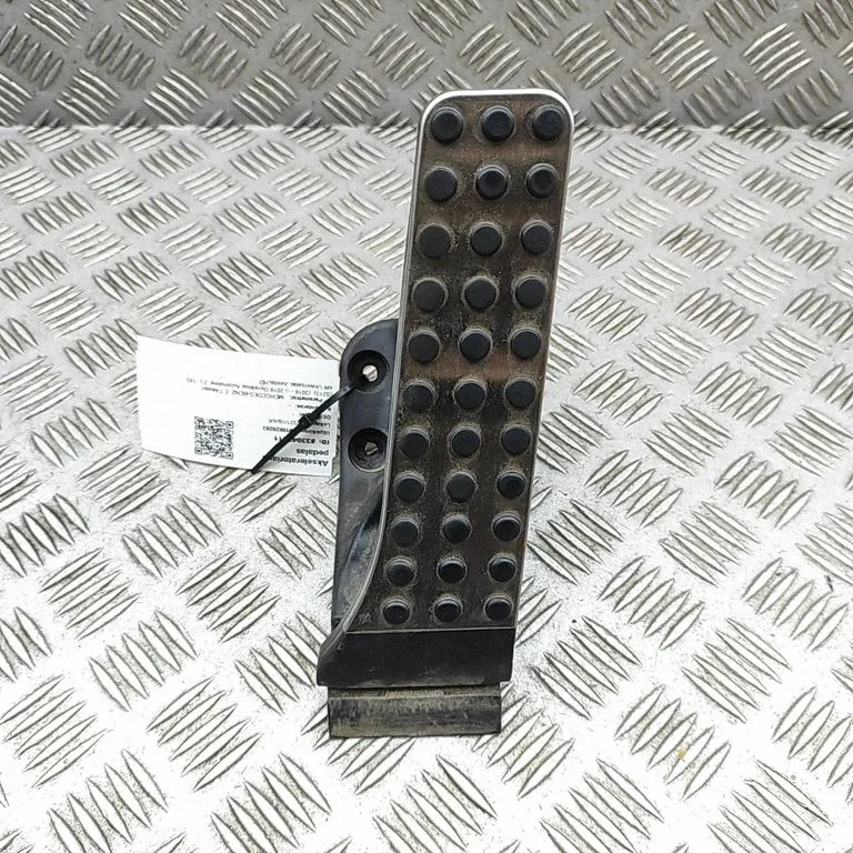 Accelerator throttle pedal A2053000104