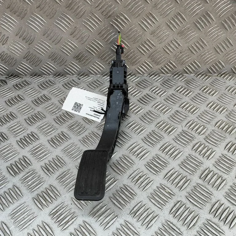 Accelerator throttle pedal 6PV01402100