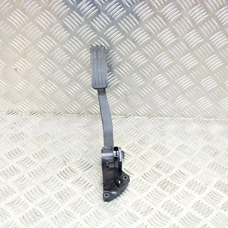 Accelerator throttle pedal – Jaguar F-Type (2013-)