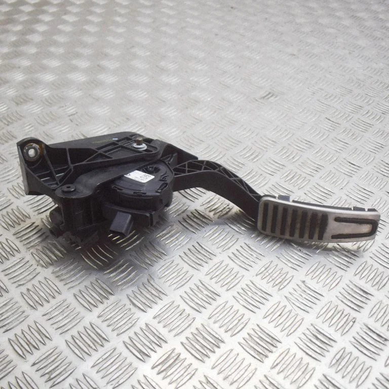 Accelerator throttle pedal 6PV93396609