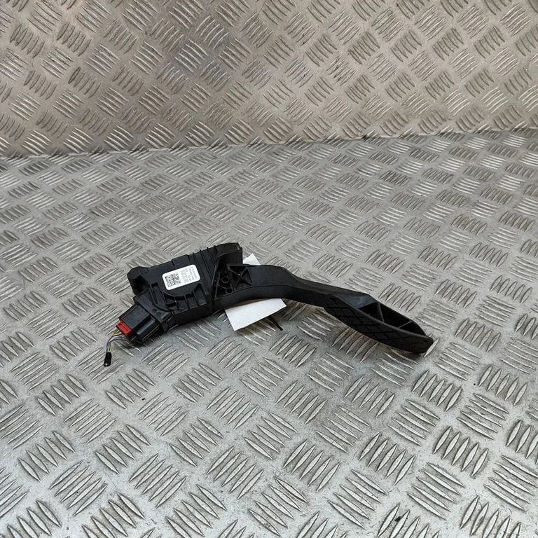 Akseleratora pedālis 5Q2723503D