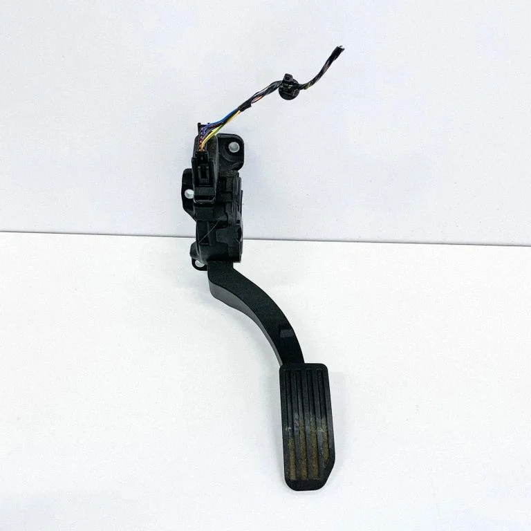 Accelerator throttle pedal – Volvo V60 (2013-2018)