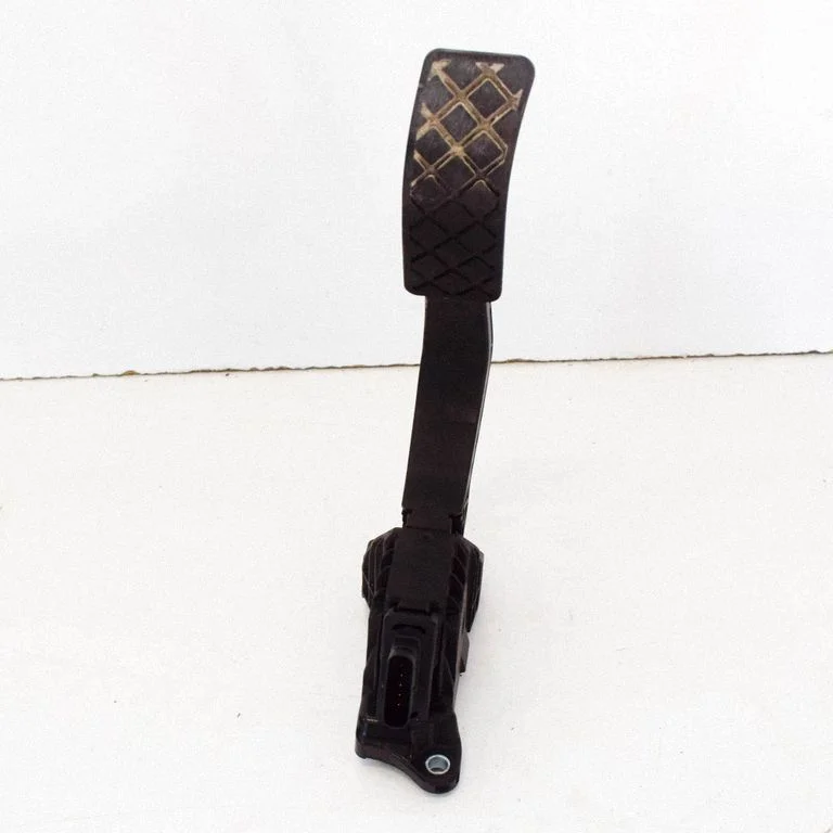 Accelerator throttle pedal – Audi A4 Allroad B8 (2008-2016)