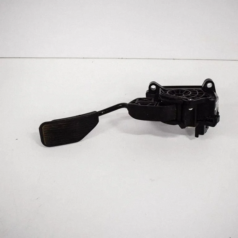 Accelerator throttle pedal 86ET49