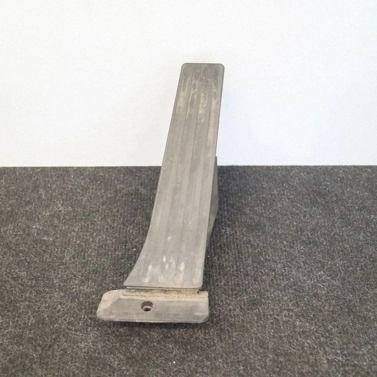 Gaasipedaal – BMW 3-seeria E90 E91 (2005-2012)