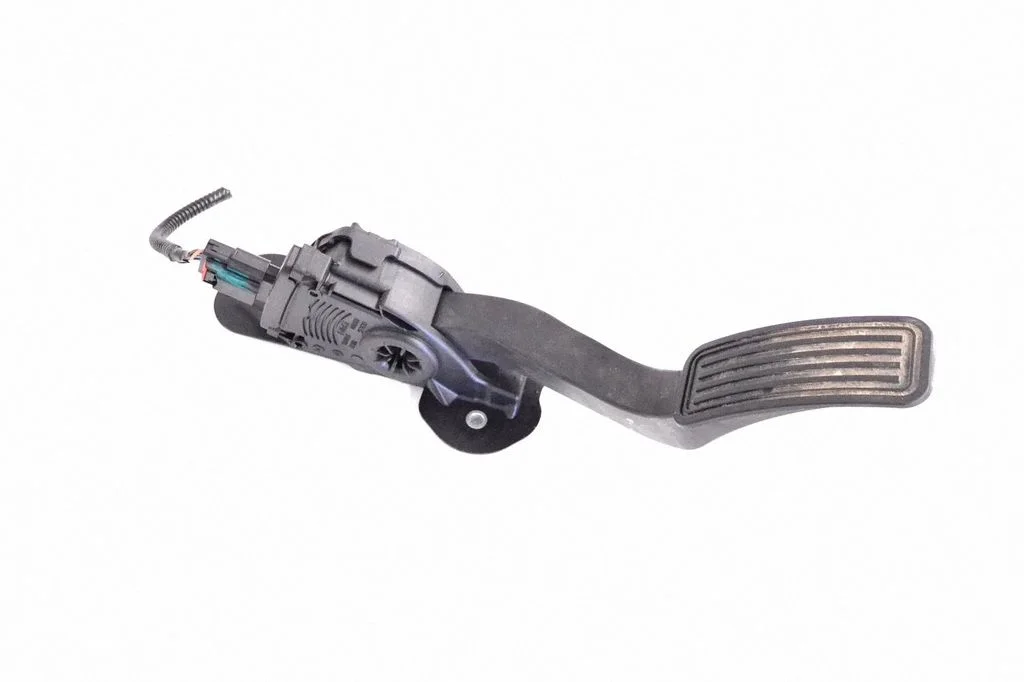 Accelerator throttle pedal BE5C9F836AA