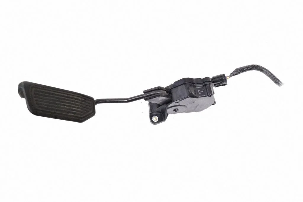 Accelerator throttle pedal 7811012060