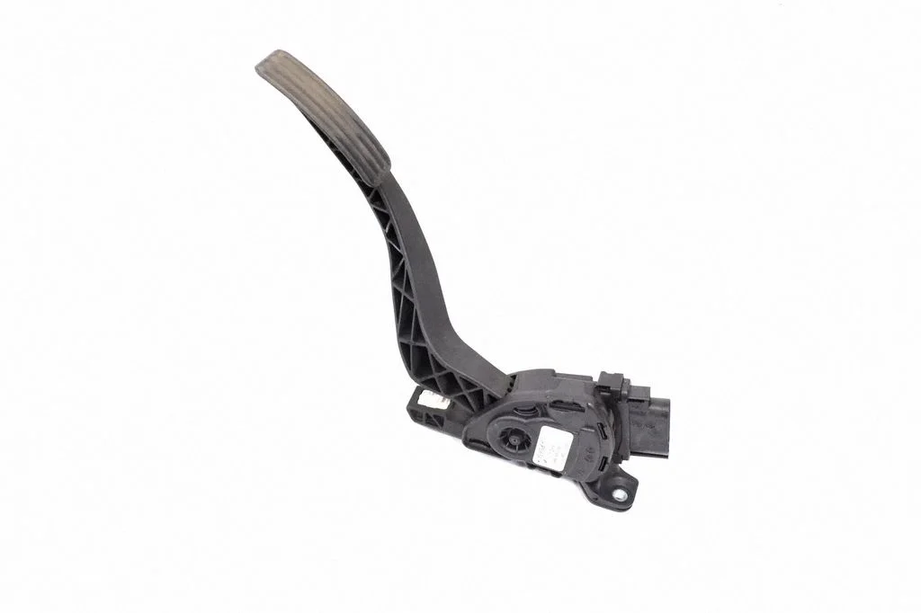 Accelerator throttle pedal – Land Rover Range Rover L405 (2013-2021)