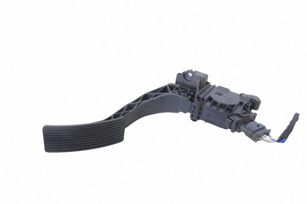 Accelerator throttle pedal A1773002100